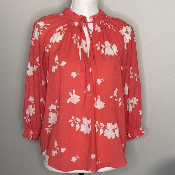 Collective Concepts Woman’s Pink floral blouse  tie front Size S. See Video - Picture 2 of 9